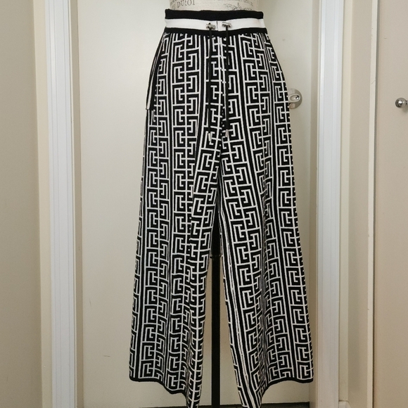 Black & White Grecian Highwaist Knit Pants - Picture 1 of 5